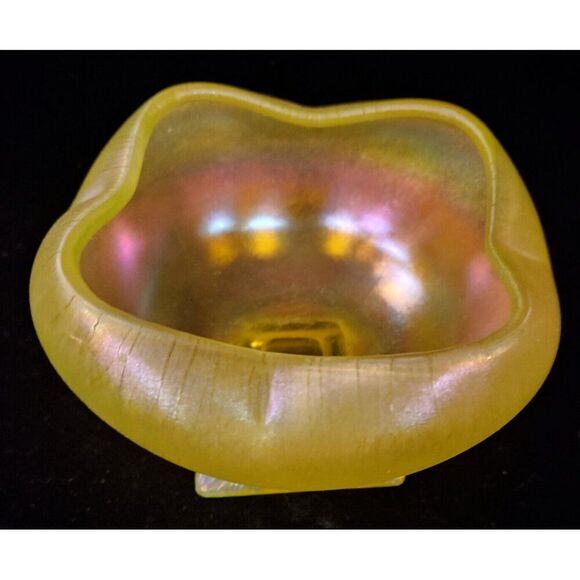 Northwood Uranium Glow Vaseline Stretch Glass Cupped Pinched Tree of Life Bowl - Picture 5 of 8